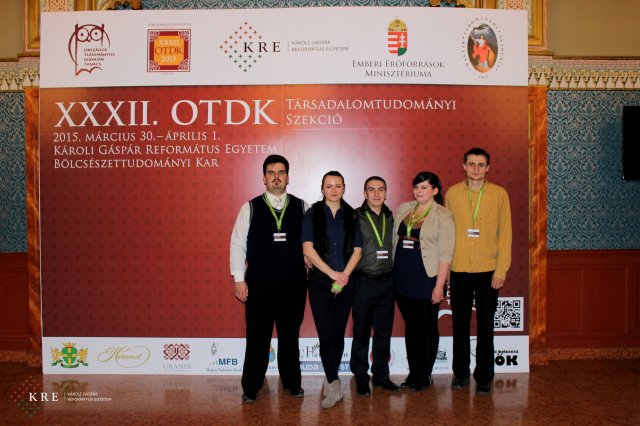 OTDK fal előtt készült képek